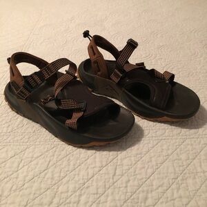 Nike Oneonta trail sandals. Brown and black. Women’s size 8.